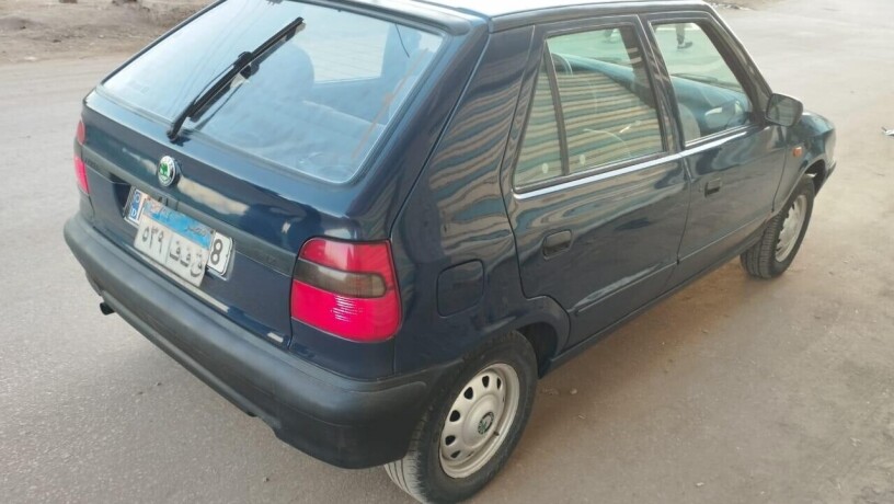 skoda-flyshya-1996-big-4