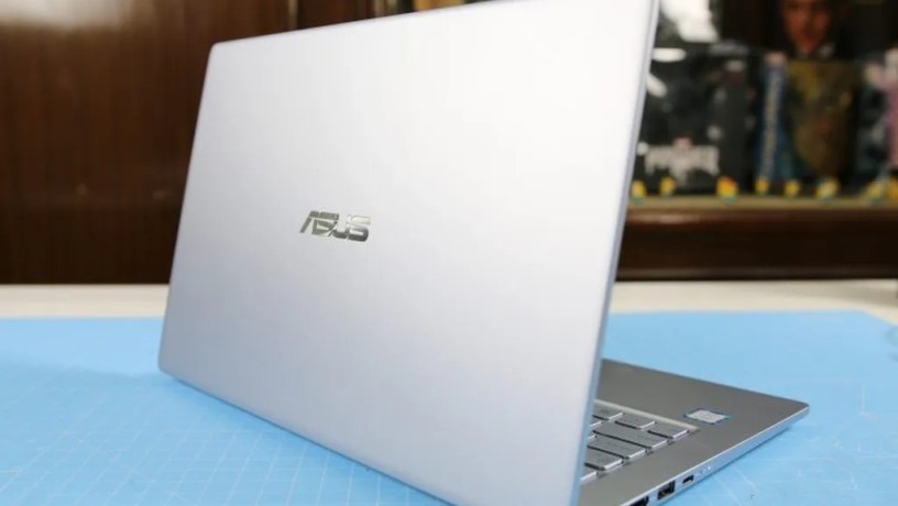 asus-vivobook-kor-i5gyl-thamn-shashh-133-ips-ram-8-hard-128-ssd-m2-big-1