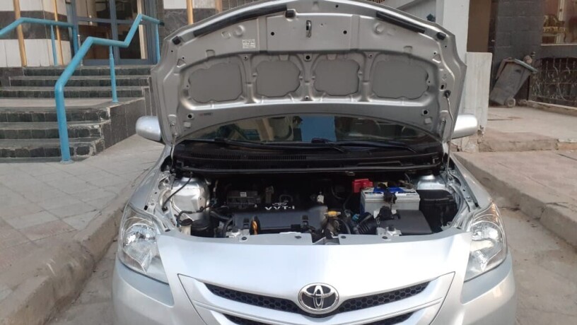 toyota-yarys-2008-big-8